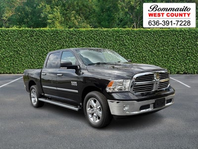 2015 RAM 1500 4WD Crew Cab 140.5" Big Horn