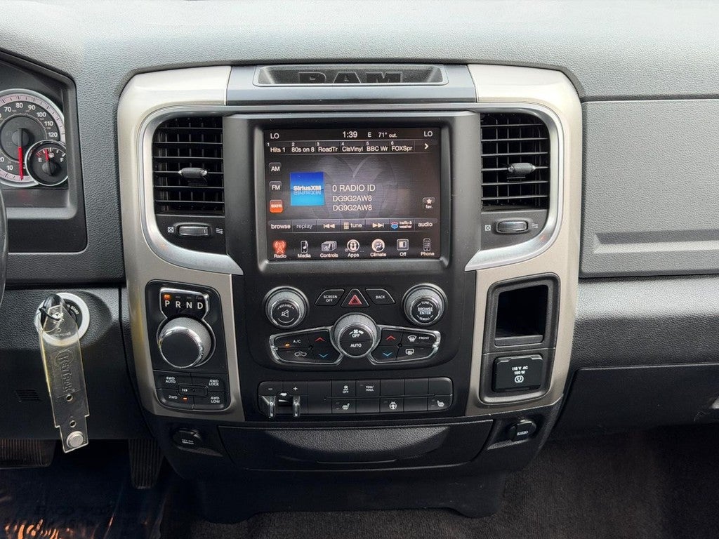 2015 RAM 1500 4WD Crew Cab 140.5" Big Horn