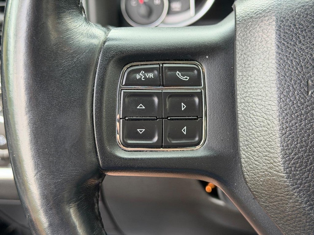 2015 RAM 1500 4WD Crew Cab 140.5" Big Horn