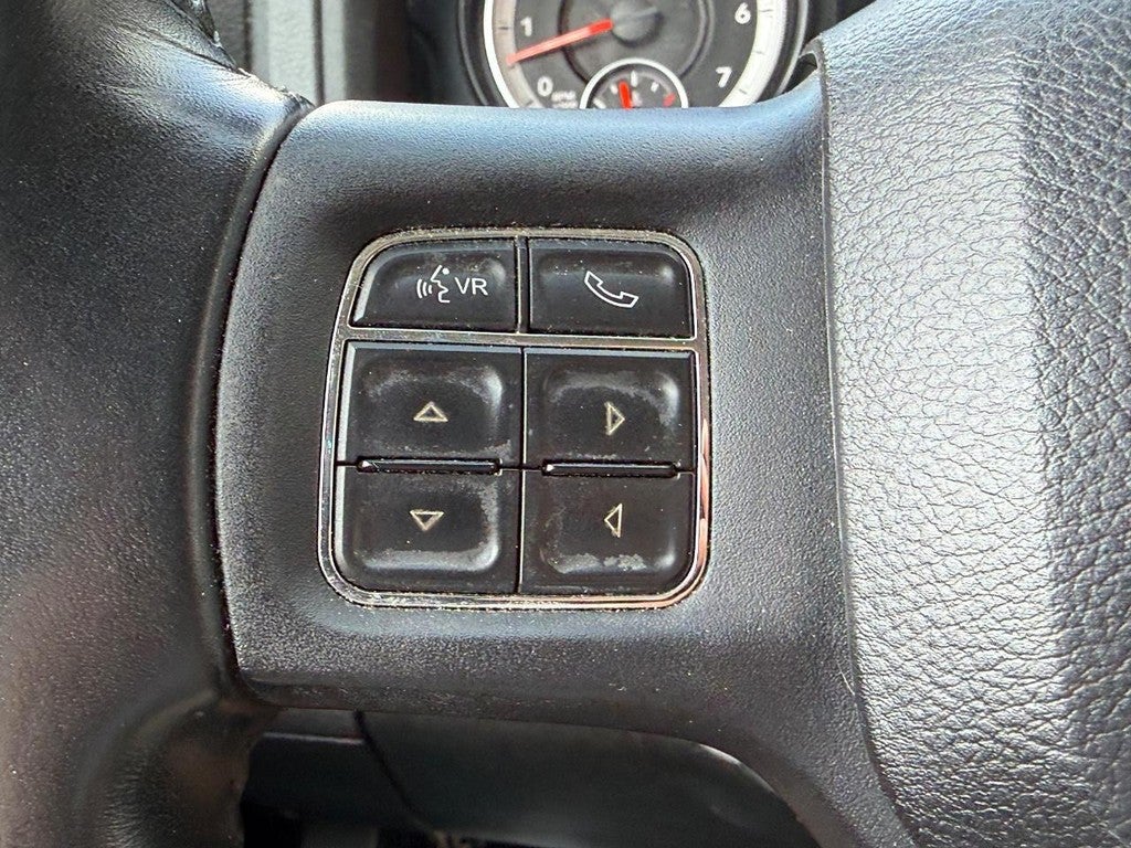 2015 RAM 1500 4WD Crew Cab 140.5" Big Horn
