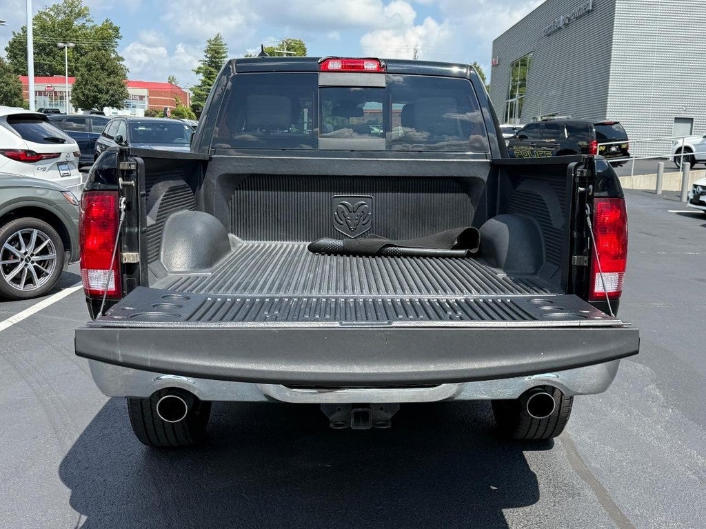 2015 RAM 1500 4WD Crew Cab 140.5" Big Horn
