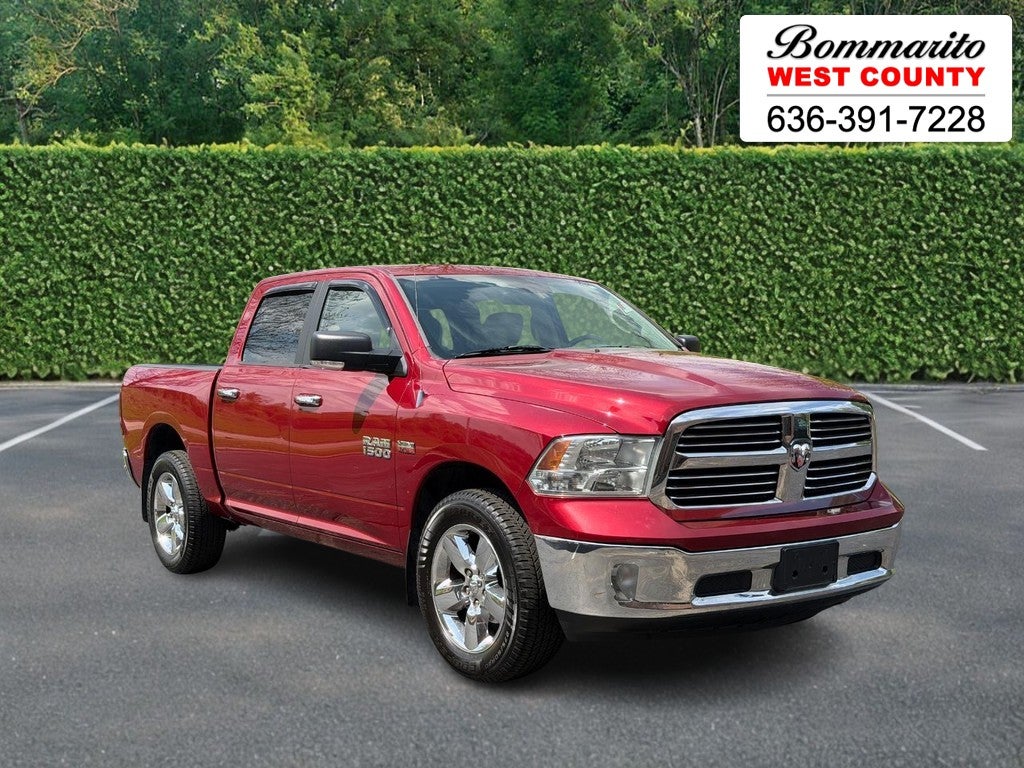 2014 RAM 1500 4WD Crew Cab 140.5" Big Horn