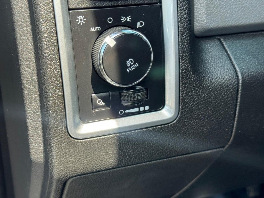 2019 RAM 1500 Classic Big Horn 4x4 Crew Cab 6'4" Box