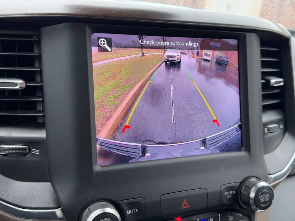 2021 RAM 1500 Laramie 4x4 Crew Cab 5'7" Box