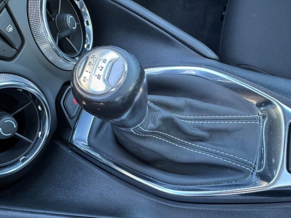 2021 Chevrolet Camaro 2dr Cpe 1LT