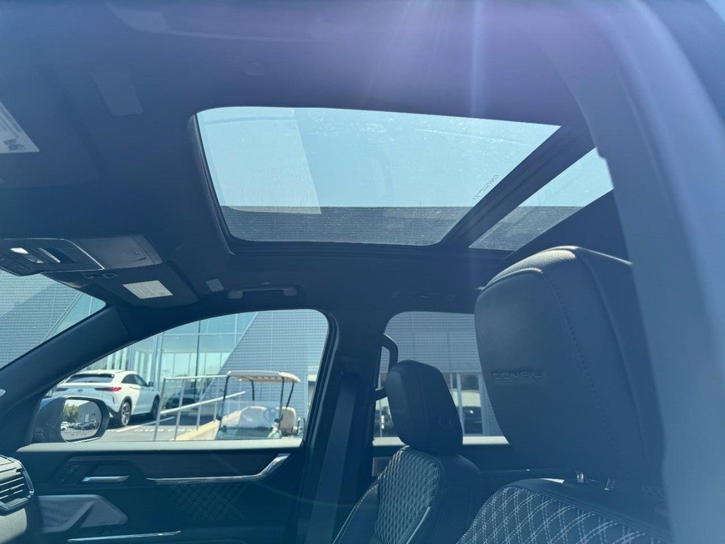 2025 GMC Acadia FWD 4dr Denali