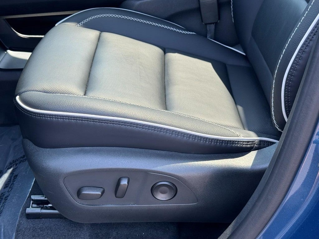 2025 GMC Acadia FWD 4dr Denali