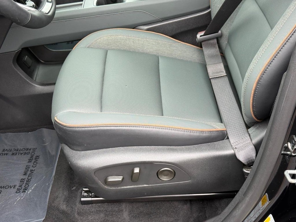 2026 GMC Acadia AWD 4dr AT4