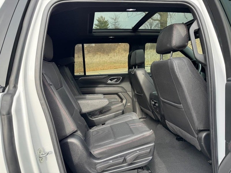 2023 Chevrolet Suburban 4WD 4dr RST