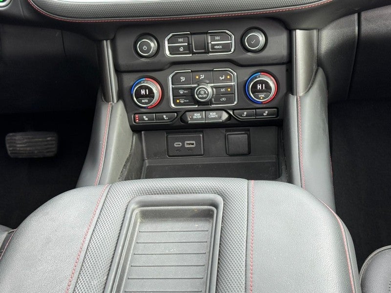 2023 Chevrolet Suburban 4WD 4dr RST