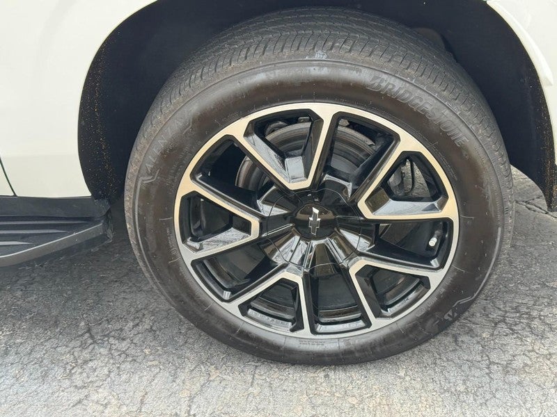 2023 Chevrolet Suburban 4WD 4dr RST