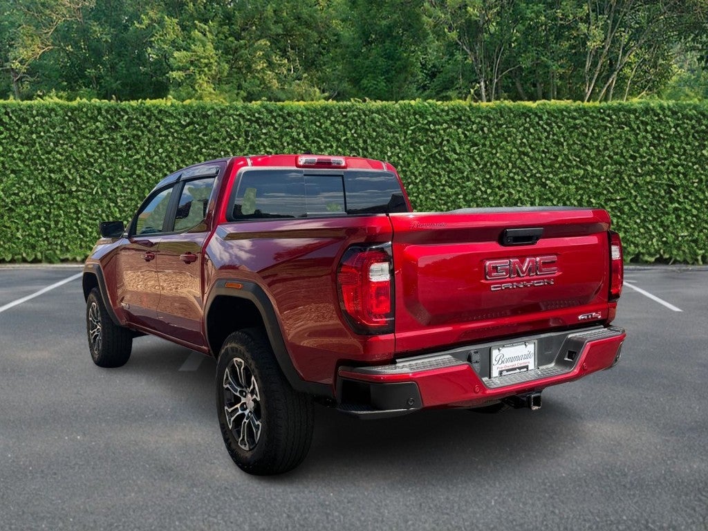 2023 GMC Canyon 4WD Crew Cab AT4