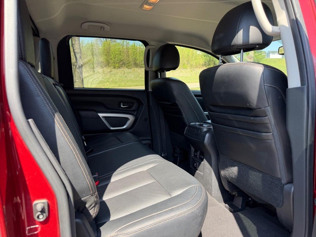 2017 Nissan Titan XD 4x4 Gas Crew Cab SL