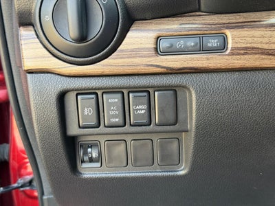 2017 Nissan Titan XD 4x4 Gas Crew Cab SL