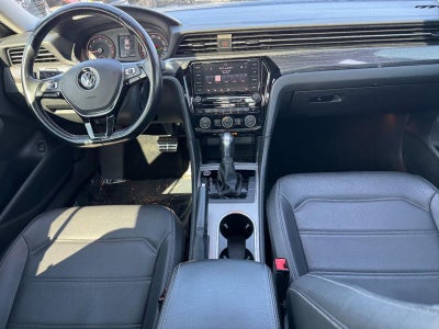 2020 Volkswagen Passat 2.0T R-Line Auto