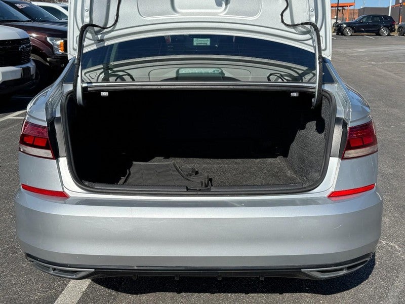 2020 Volkswagen Passat 2.0T R-Line Auto