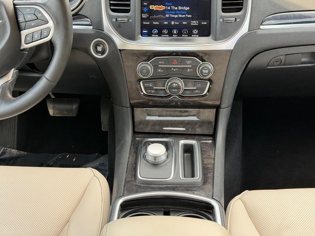 2021 Chrysler 300 Touring L RWD