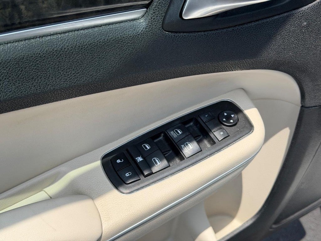 2021 Chrysler 300 Touring L RWD