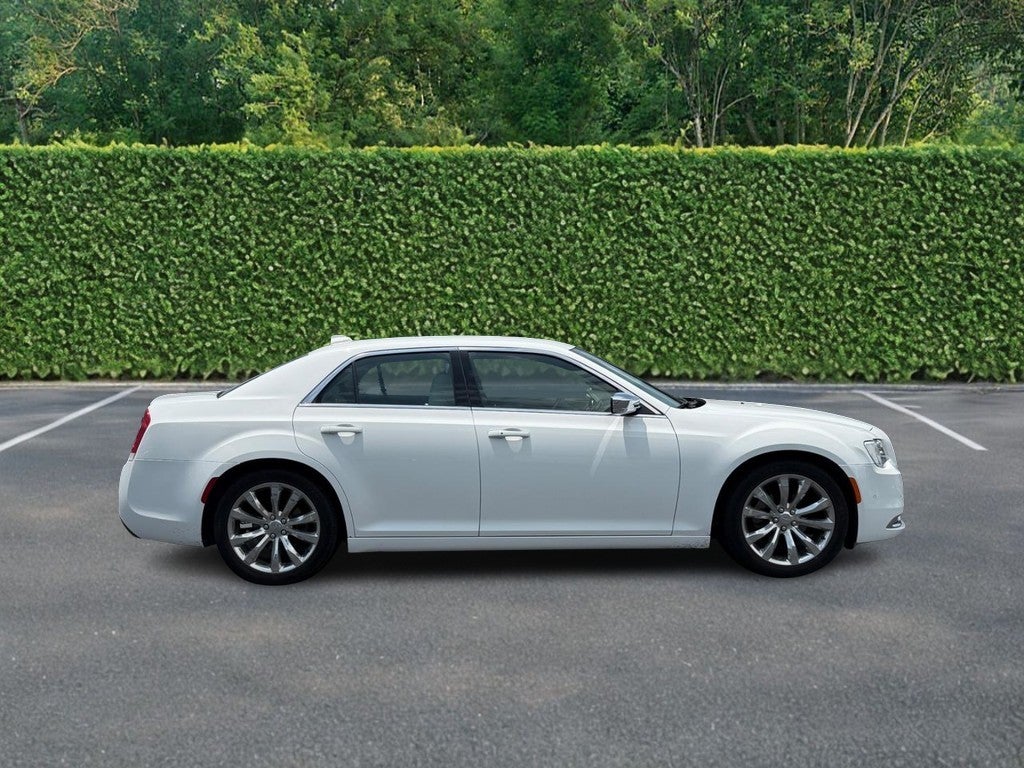 2021 Chrysler 300 Touring L RWD