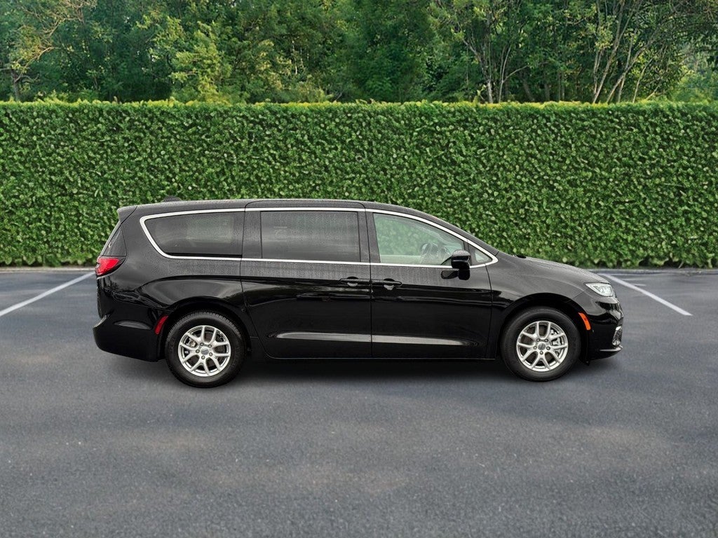 2024 Chrysler Pacifica Touring L FWD
