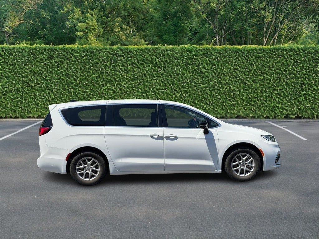2024 Chrysler Pacifica Touring L FWD