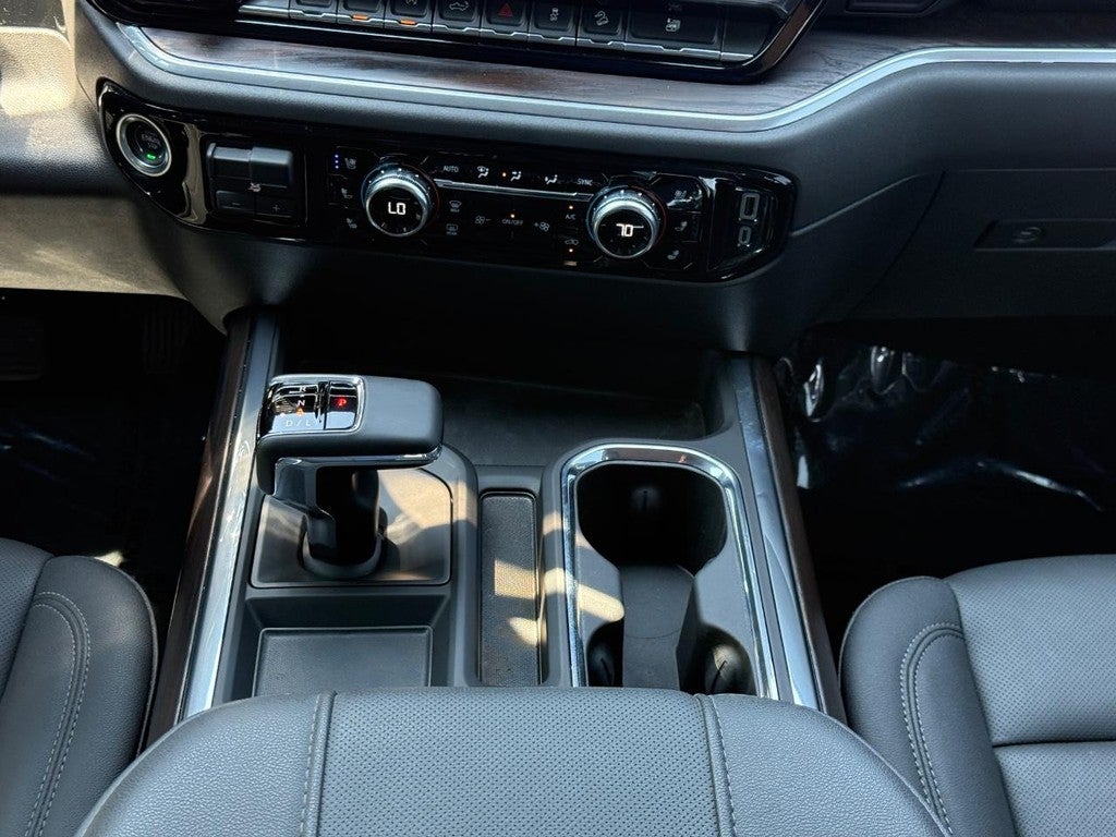 2025 GMC Sierra 1500 4WD Crew Cab 147" SLT
