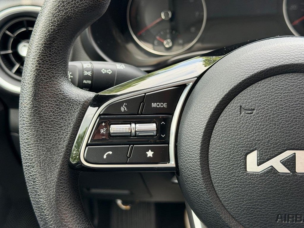 2024 Kia Forte LXS IVT