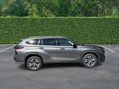 2021 Toyota Highlander XLE AWD (Natl)