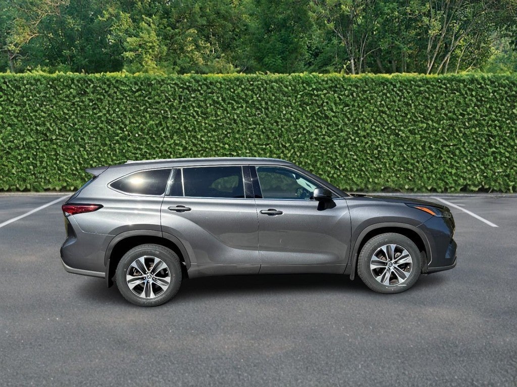 2021 Toyota Highlander XLE AWD (Natl)