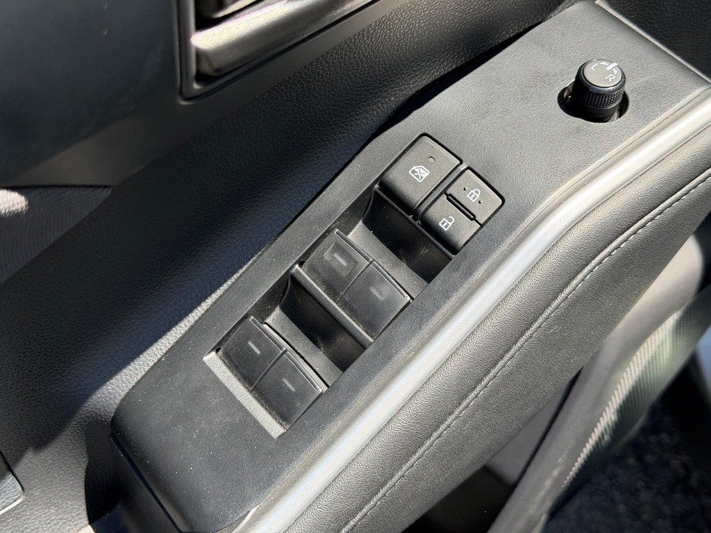 2024 Toyota Highlander LE FWD (Natl)