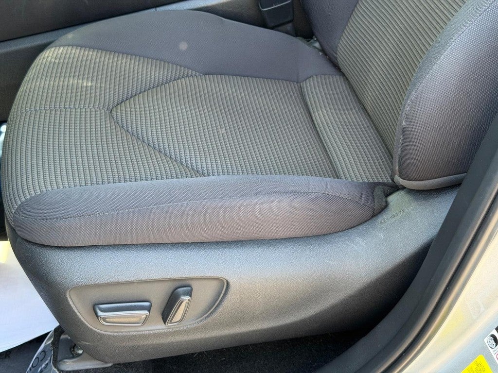 2024 Toyota Highlander LE FWD (Natl)