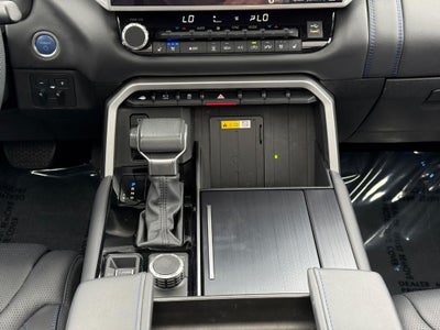 2023 Toyota Tundra 4WD Platinum Hybrid CrewMax 5.5' Bed (Natl)