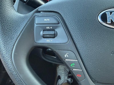 2017 Kia Forte5 LX Auto