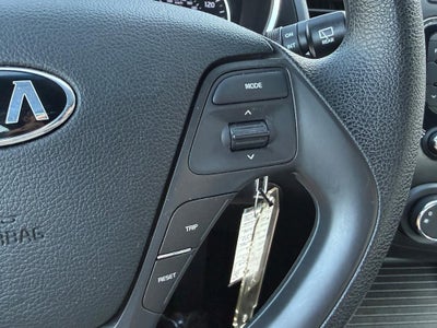 2017 Kia Forte5 LX Auto