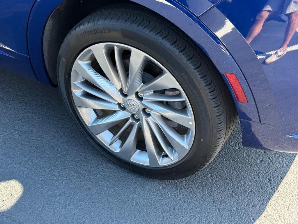 2025 Buick Envision AWD 4dr Avenir