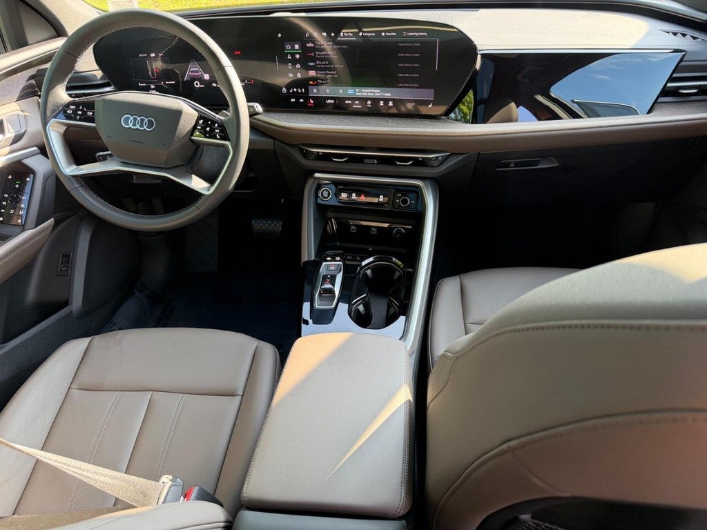 2025 Audi Q5 Premium 2.0 TFSI quattro