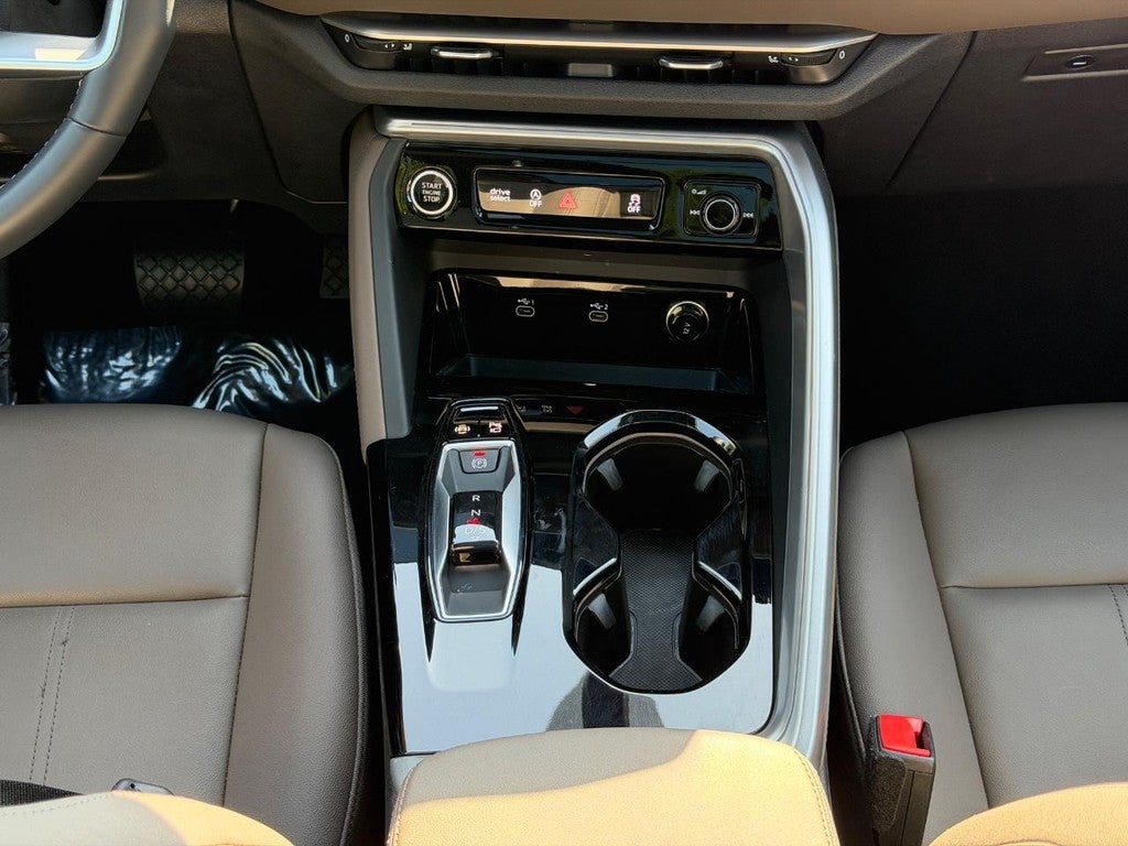 2025 Audi Q5 Premium 2.0 TFSI quattro