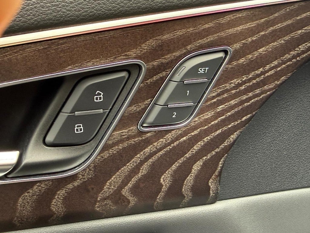 2022 Audi Q8 Premium Plus 55 TFSI quattro