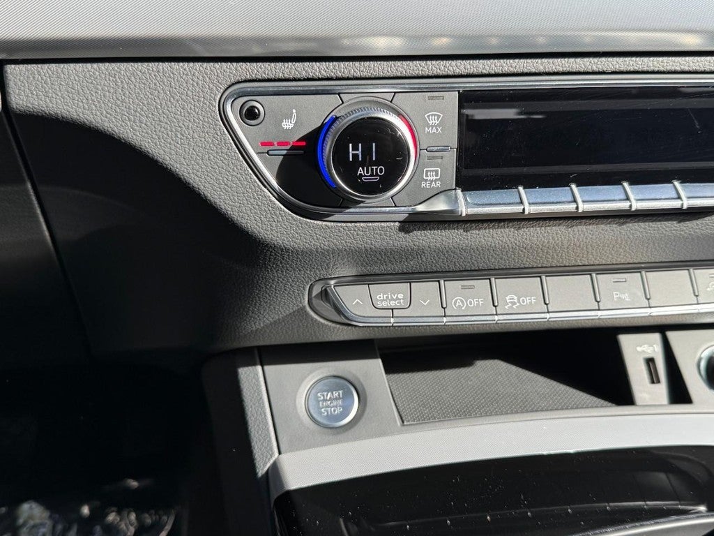 2025 Audi Q5 S line Premium 45 TFSI quattro