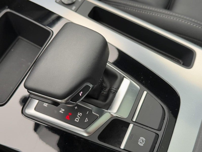2025 Audi Q5 S line Premium 45 TFSI quattro