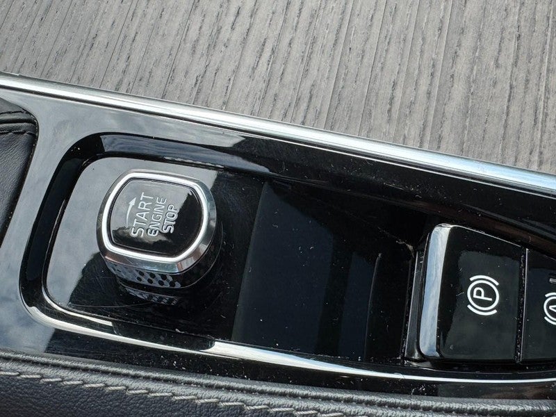 2022 Volvo XC90 T6 AWD Inscription 6P