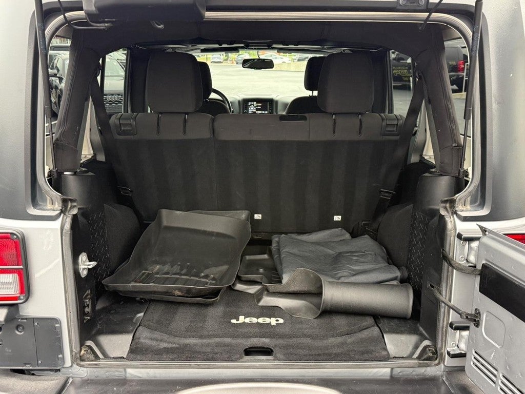 2016 Jeep Wrangler Unlimited 4WD 4dr Black Bear