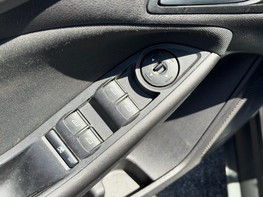 2015 Ford Focus 4dr Sdn SE