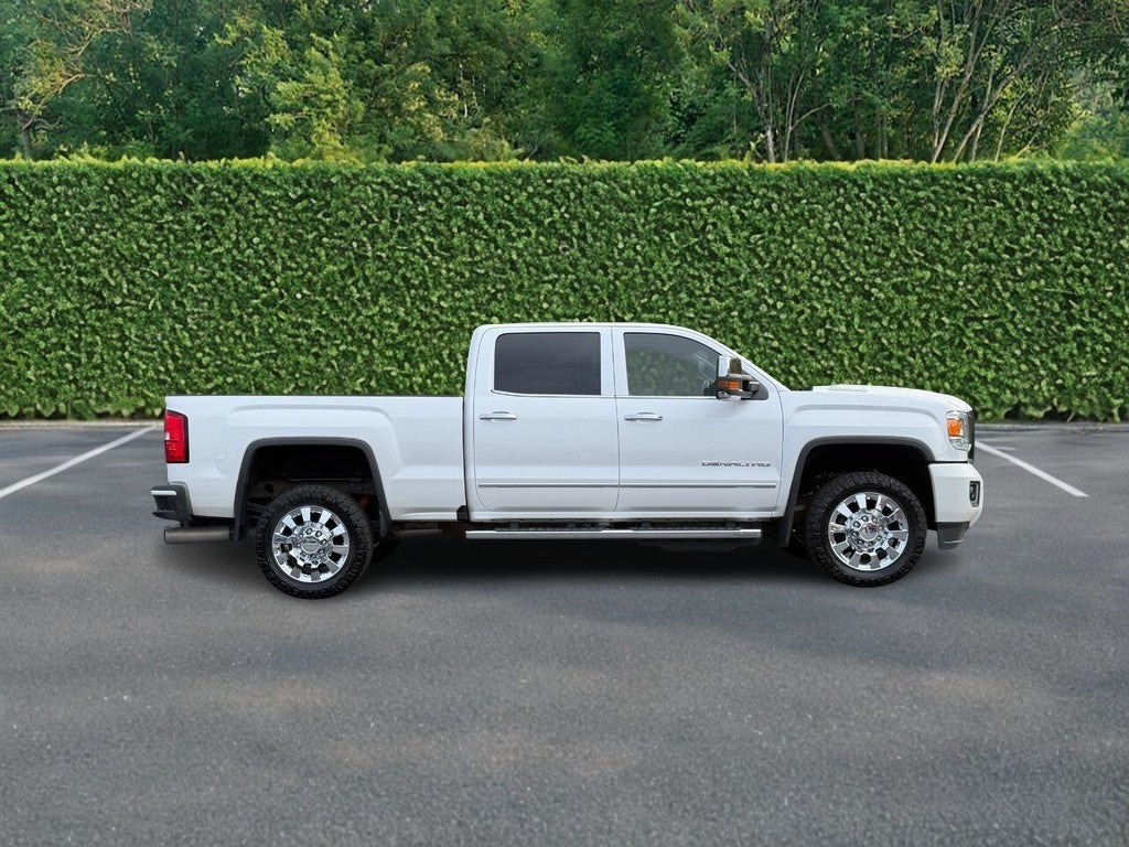 2018 GMC Sierra 2500HD 4WD Crew Cab 153.7" Denali