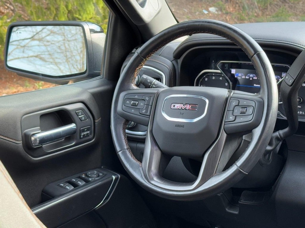 2022 GMC Sierra 1500 Limited 4WD Crew Cab 147" AT4