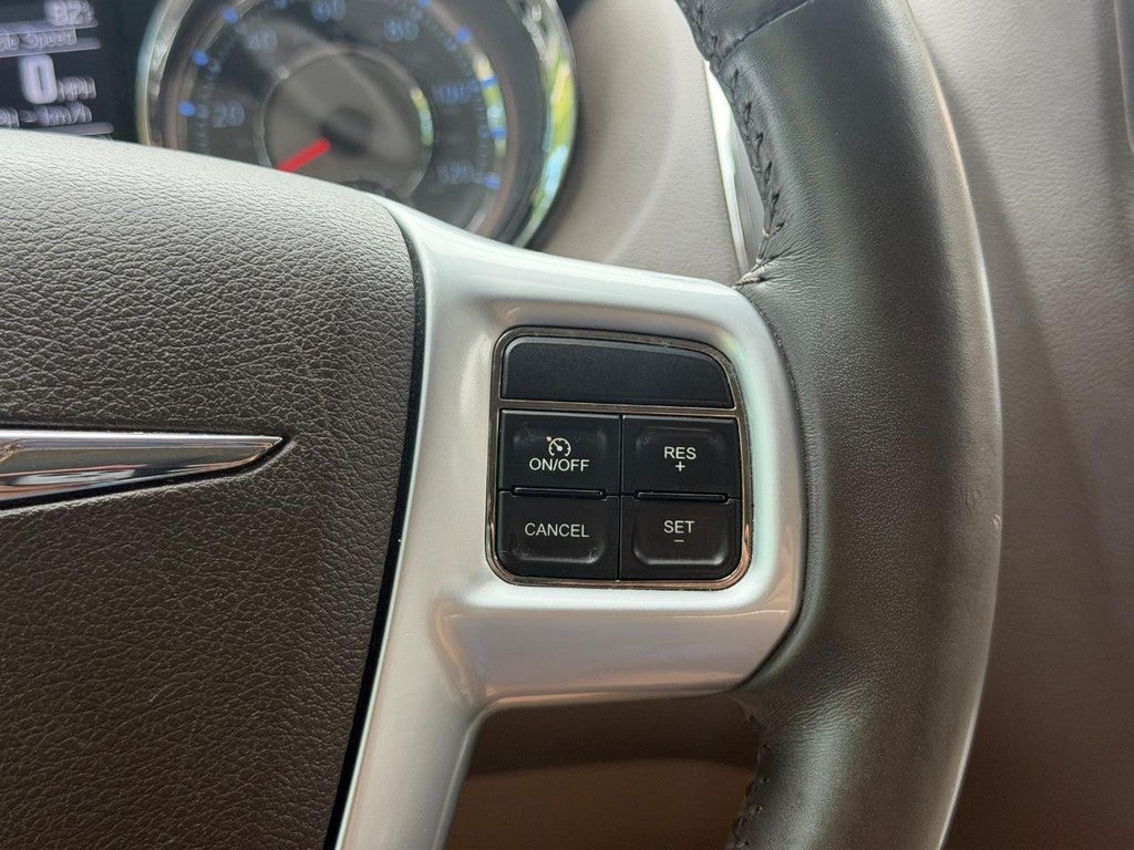2012 Chrysler Town & Country 4dr Wgn Touring-L