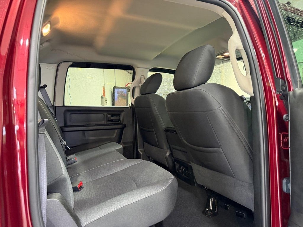 2021 RAM 1500 Classic Tradesman 4x4 Crew Cab 5'7" Box