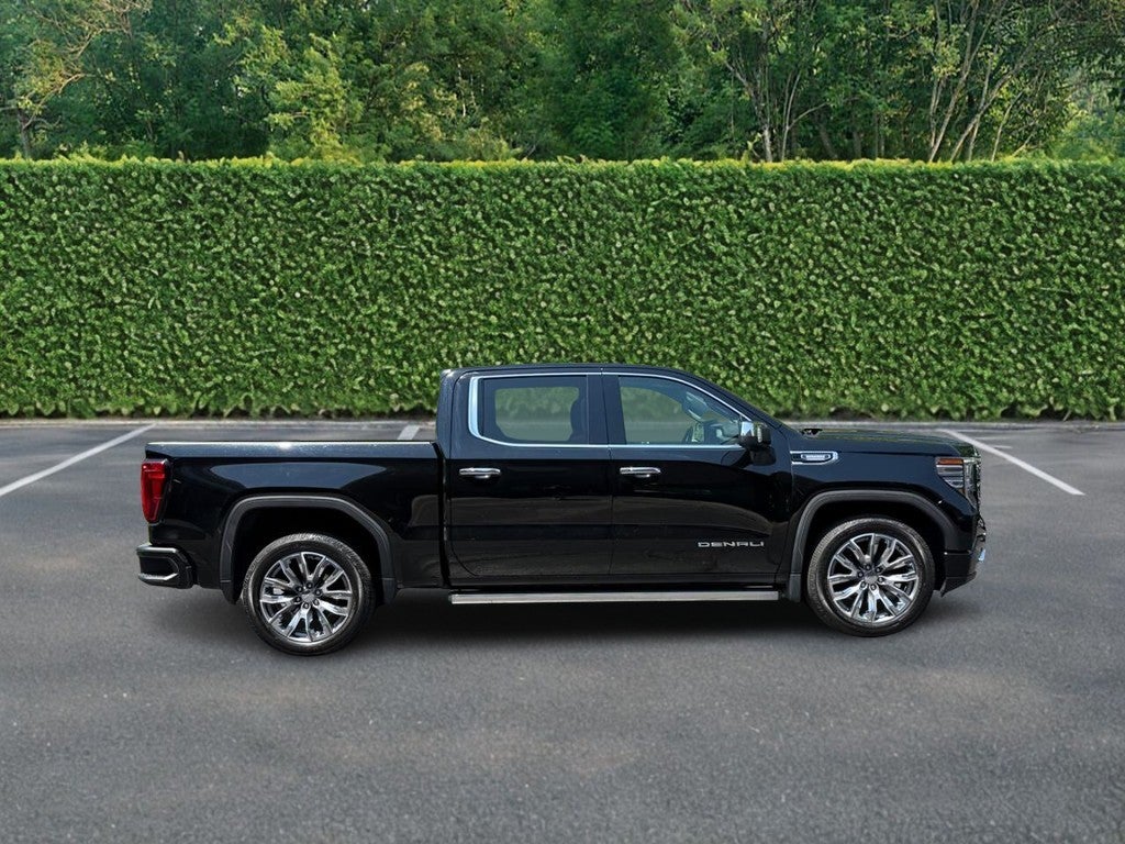 2023 GMC Sierra 1500 4WD Crew Cab 147" Denali
