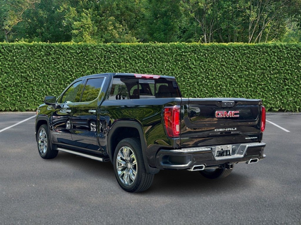 2023 GMC Sierra 1500 4WD Crew Cab 147" Denali