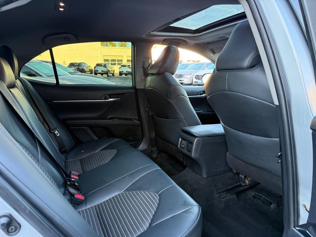 2019 Toyota Camry SE Auto (Natl)